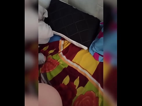 ❤️ Mening xonadoshim uyda yolg'iz qoladi, chunki eri ta'tilga ketadi va men uni sikish va eshagini sut bilan to'ldirish imkoniyatidan foydalanaman ❤️❌ Super porno uz.allo-sex.ru ️❤